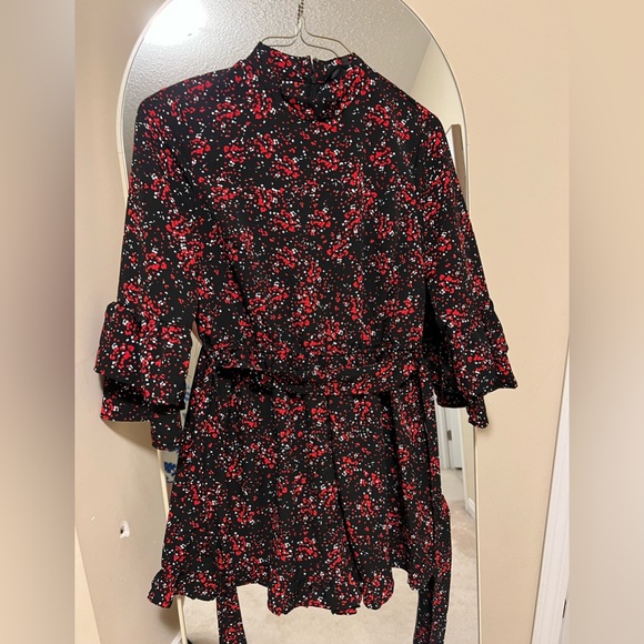 Dynamite floral ruffles romper - Picture 2 of 2